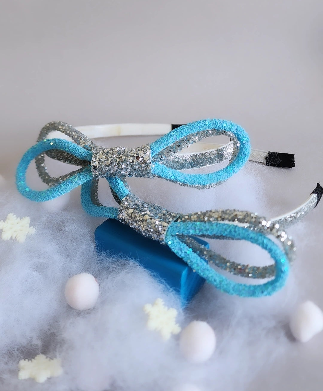 Frosty Knotted Hairband