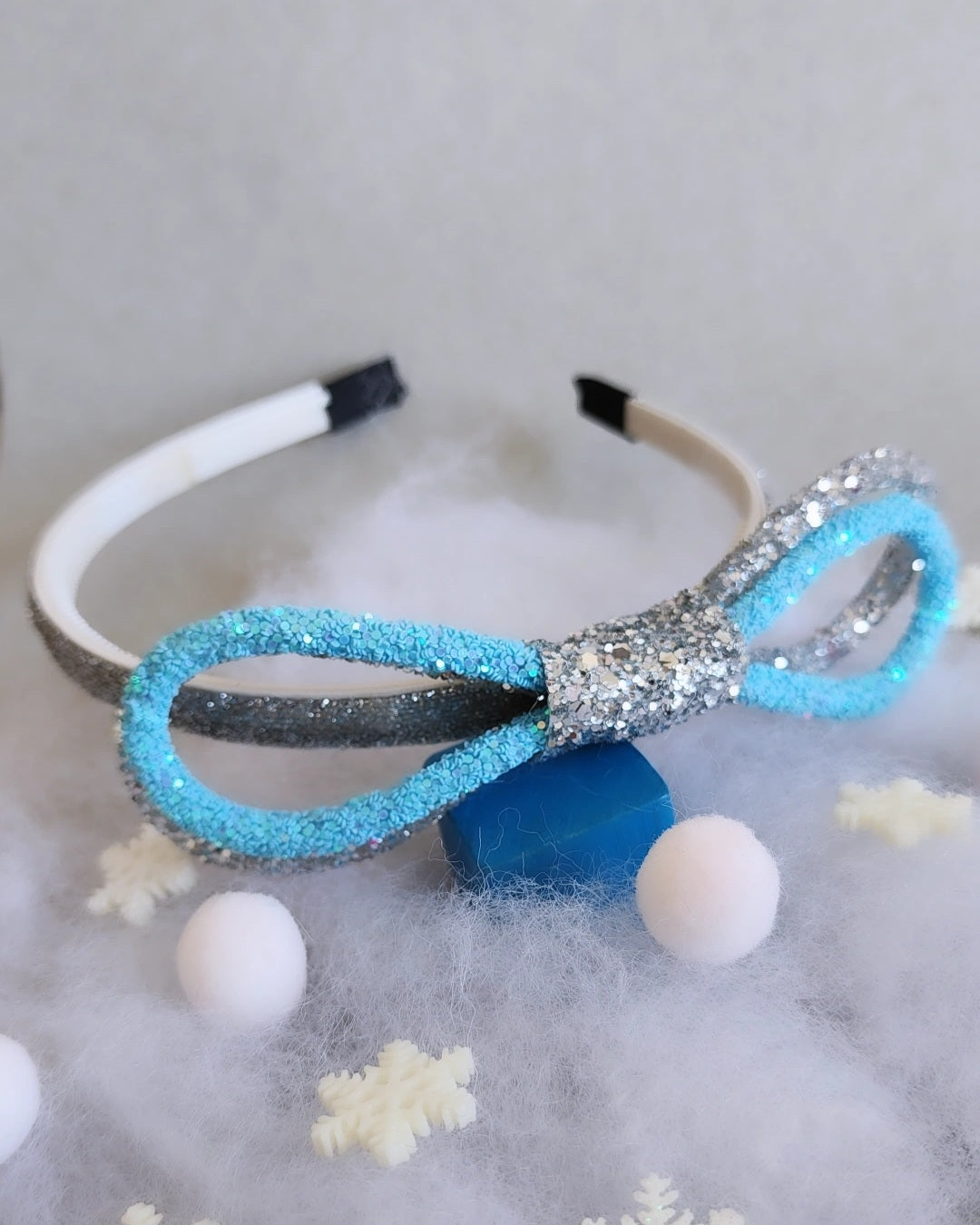 Frosty Knotted Hairband